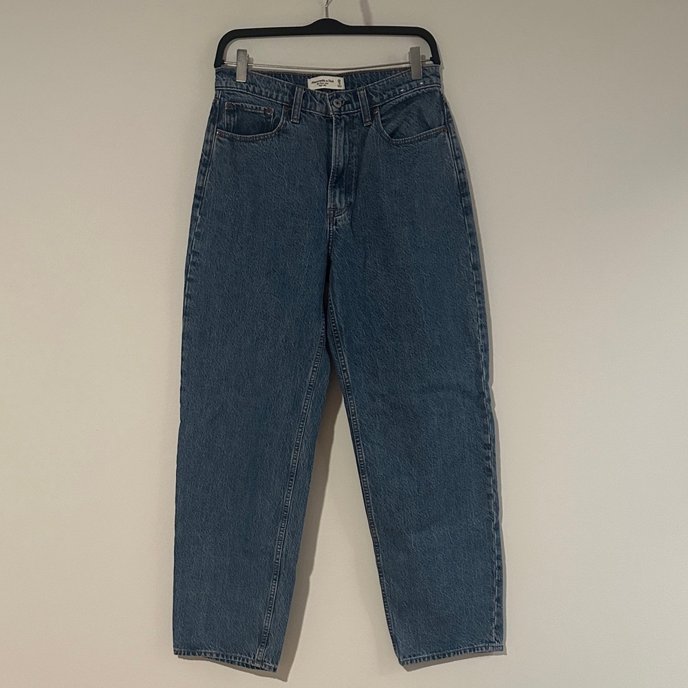 Abercrombie & Fitch The Taper Jean High-Rise Jeans